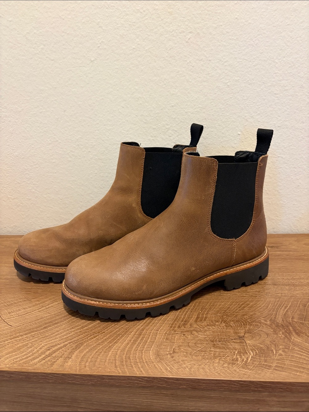 Nisolo Go-To Lug Chelsea Boots